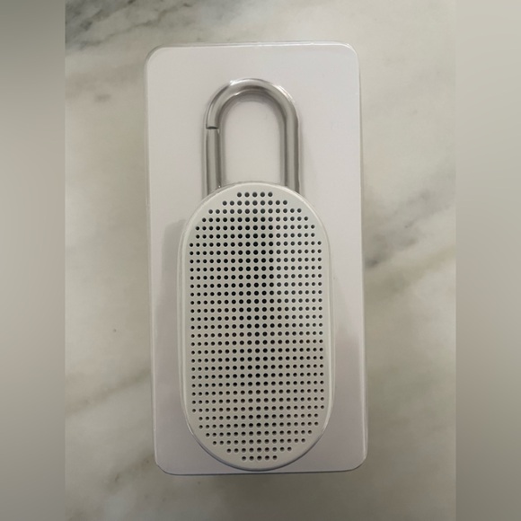 Mino T LA124 Portable Bluetooth Speaker - Picture 2 of 5